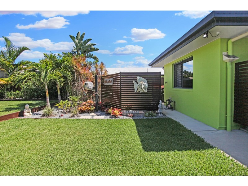 35 Deguara Avenue, Armstrong Beach QLD 4737