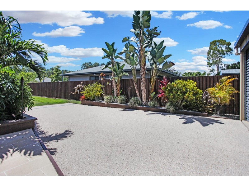 35 Deguara Avenue, Armstrong Beach QLD 4737