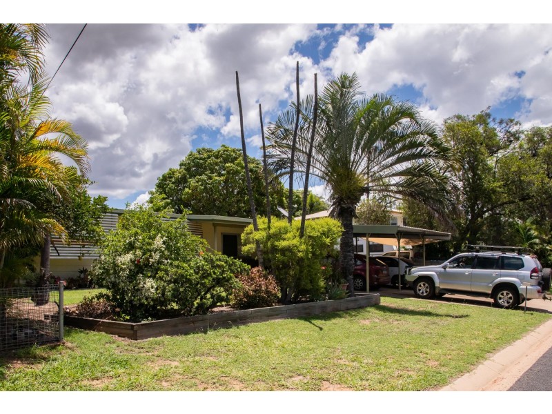 6 Shannon Drive, Moranbah QLD 4744