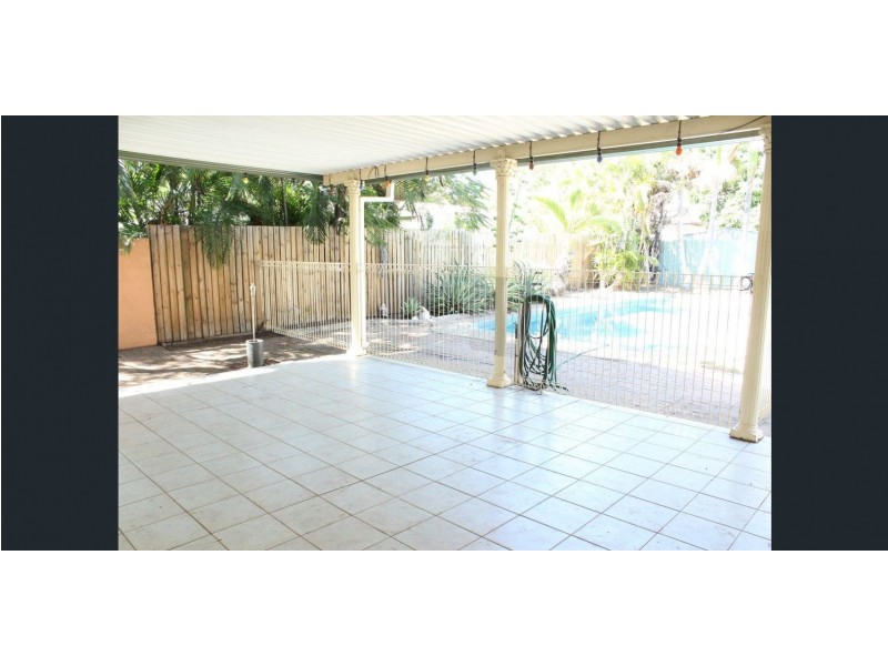 6 Shannon Drive, Moranbah QLD 4744