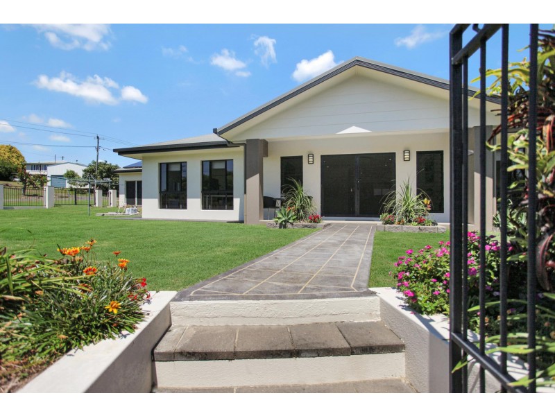 1 Brooksfield Drive, Sarina Beach QLD 4737
