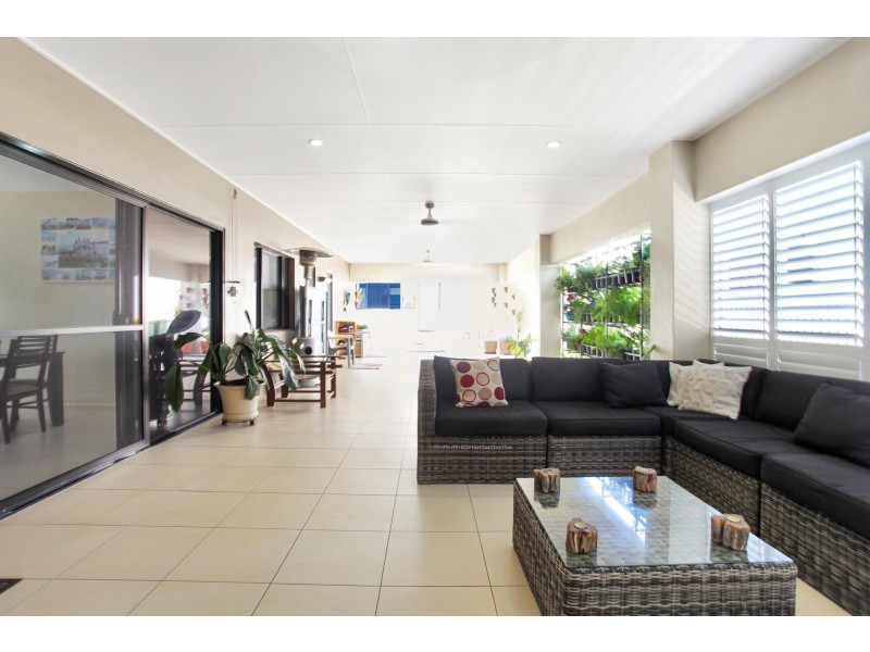 1 Brooksfield Drive, Sarina Beach QLD 4737
