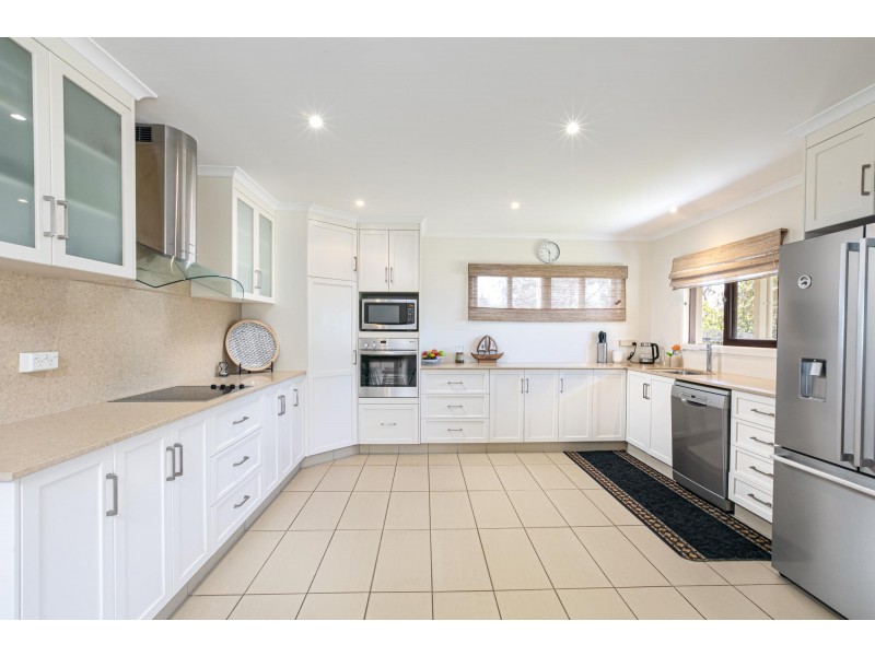 26 Owen Jenkins Drive, Sarina Beach QLD 4737