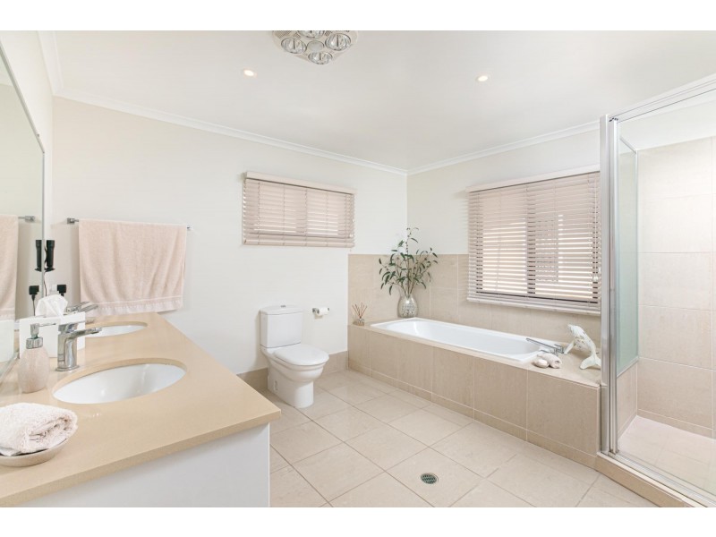 26 Owen Jenkins Drive, Sarina Beach QLD 4737