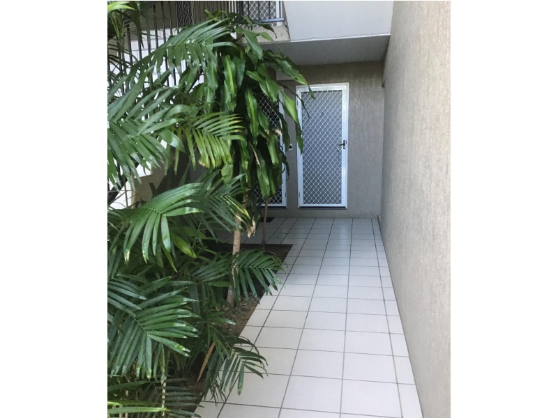 1/11 Bridge Road (Pelikan Block), East Mackay QLD 4740