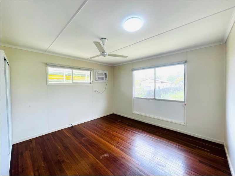 4 Rose Street, Moranbah QLD 4744