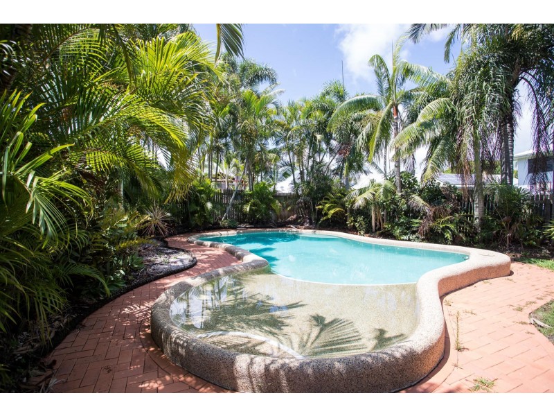 6 Chapman Court, Eimeo QLD 4740