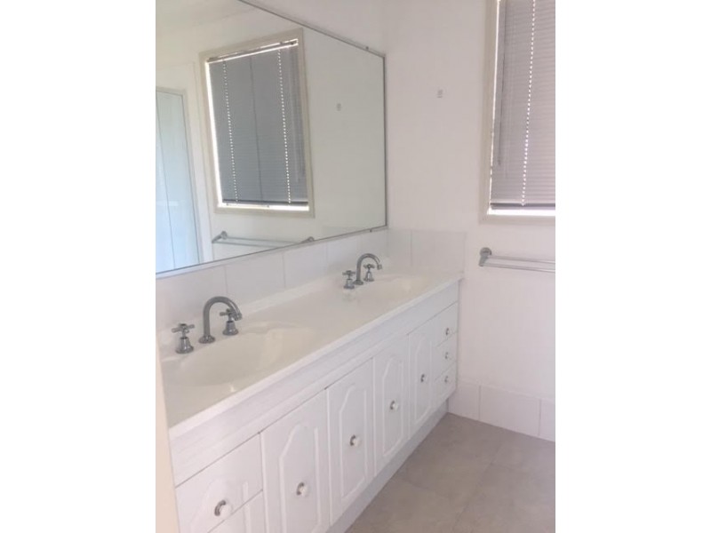 21D Beresford Crescent, Dysart QLD 4745