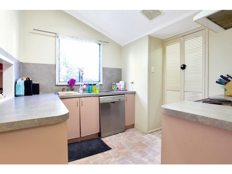 10 Swan Street, Armstrong Beach QLD 4737