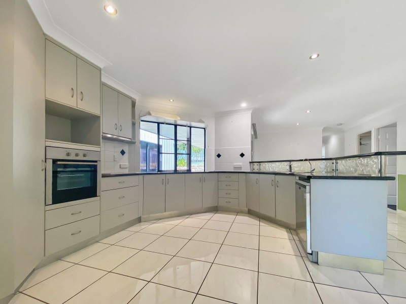 25 Brooksfield Drive, Sarina Beach QLD 4737