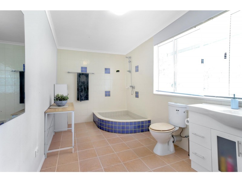 53 Rainbow Street, Armstrong Beach QLD 4737