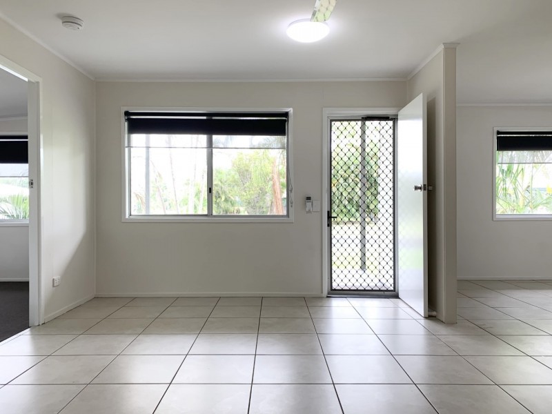 27 Middle Crescent, Dysart QLD 4745