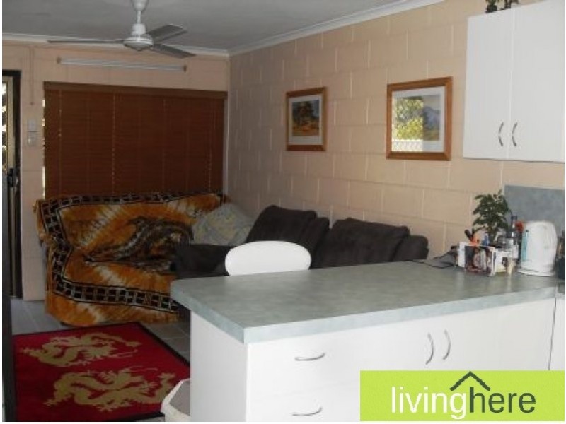 2/4 East Gordon Street, Mackay QLD 4740