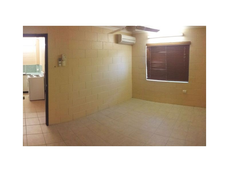 2/4 East Gordon Street, Mackay QLD 4740