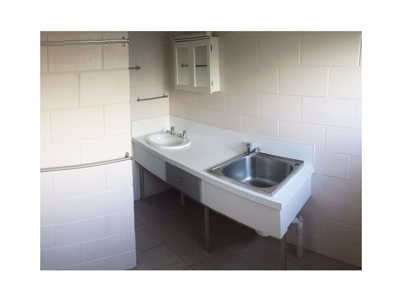 2/4 East Gordon Street, Mackay QLD 4740