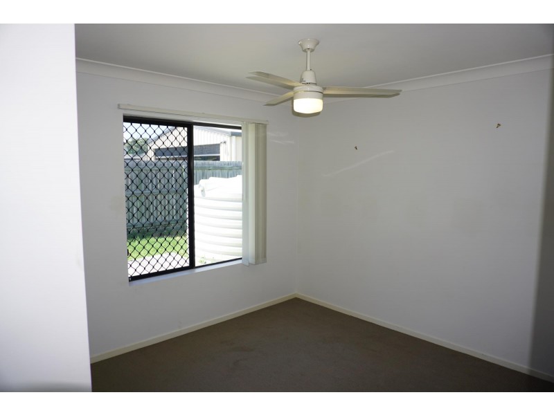 10 Schooner Avenue, Shoal Point QLD 4750