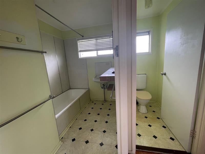2 Armstrong Cres, Dysart QLD 4745