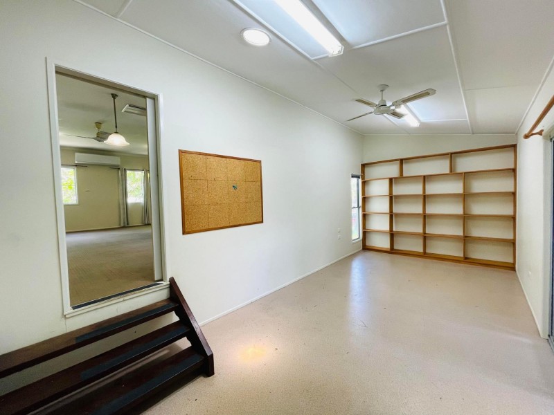 1 kellerman Drv, Moranbah QLD 4744