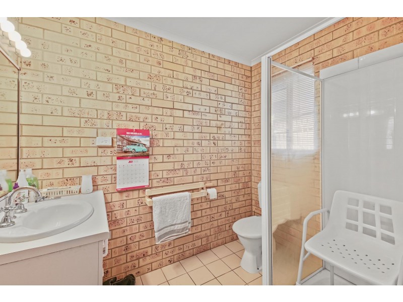 48 Bradman Drive, Glenella QLD 4740