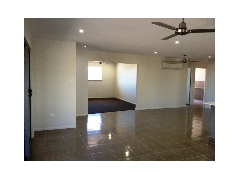 19 Makybe Diva Drive, Ooralea QLD 4740