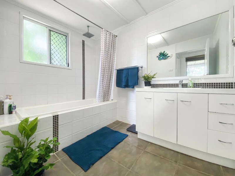 144 Broad Street, Sarina QLD 4737