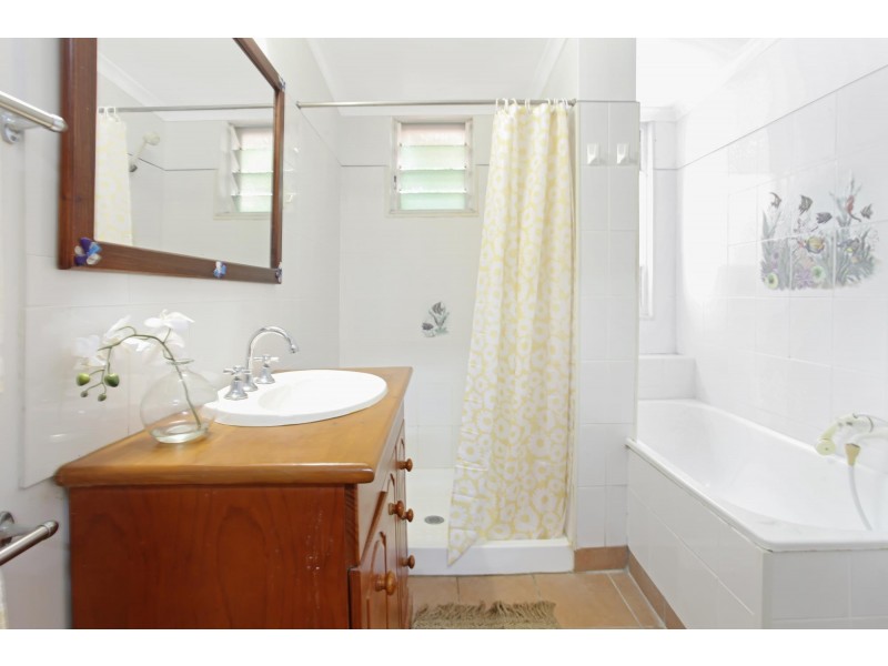 26 The Esplanade, Grasstree Beach QLD 4740