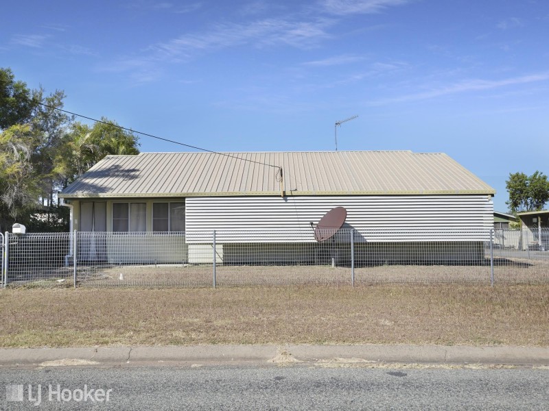 77 Winterer Crescent, Dysart QLD 4745