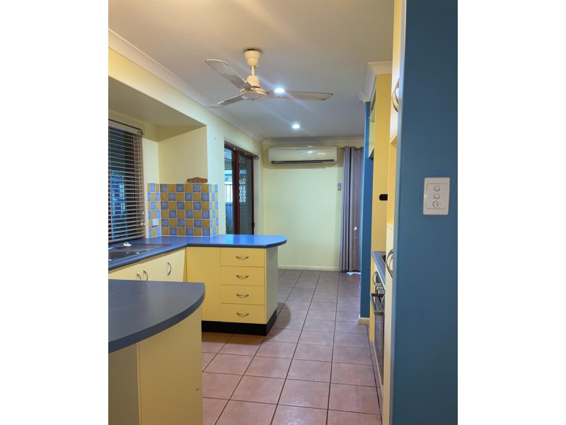 9 Culloden Place, Beaconsfield QLD 4740