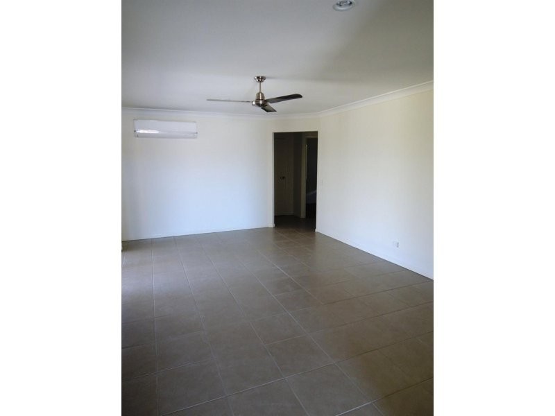 61 Schooner Ave, Shoal Point QLD 4750