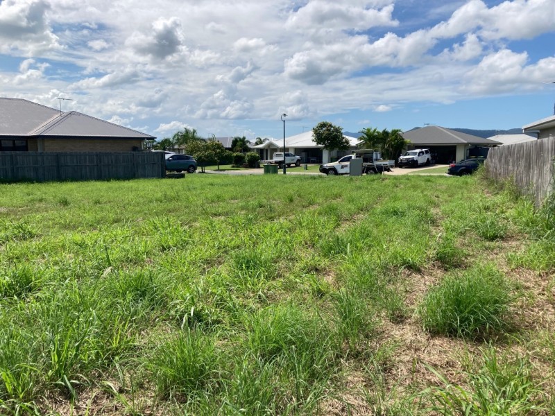 8 Patricia Court, Mirani QLD 4754