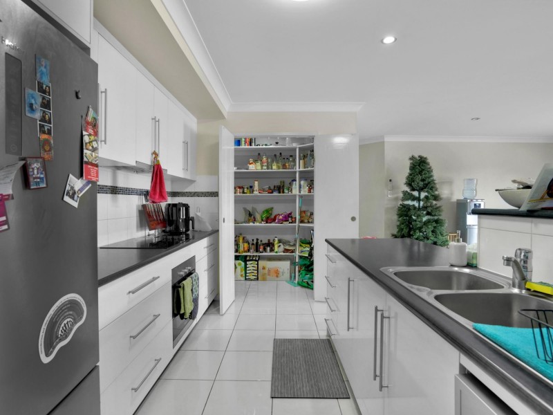 38 Lancaster Way, Ooralea QLD 4740