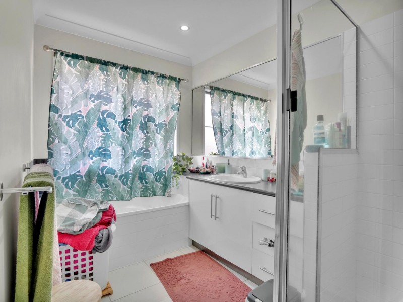 38 Lancaster Way, Ooralea QLD 4740