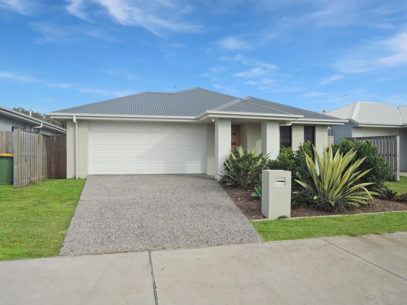 57 Scarborough Circuit, Blacks Beach QLD 4740
