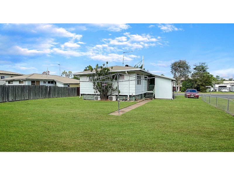 20 Bradman Street, Moranbah QLD 4744