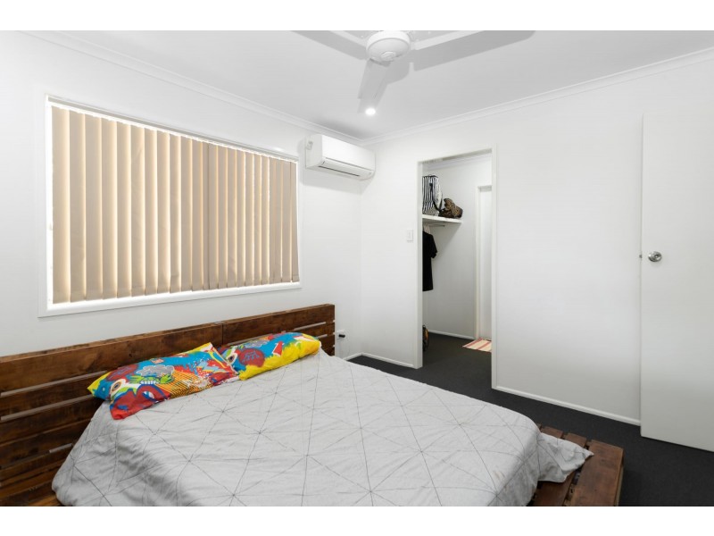 4 Bakker Crescent, Eimeo QLD 4740