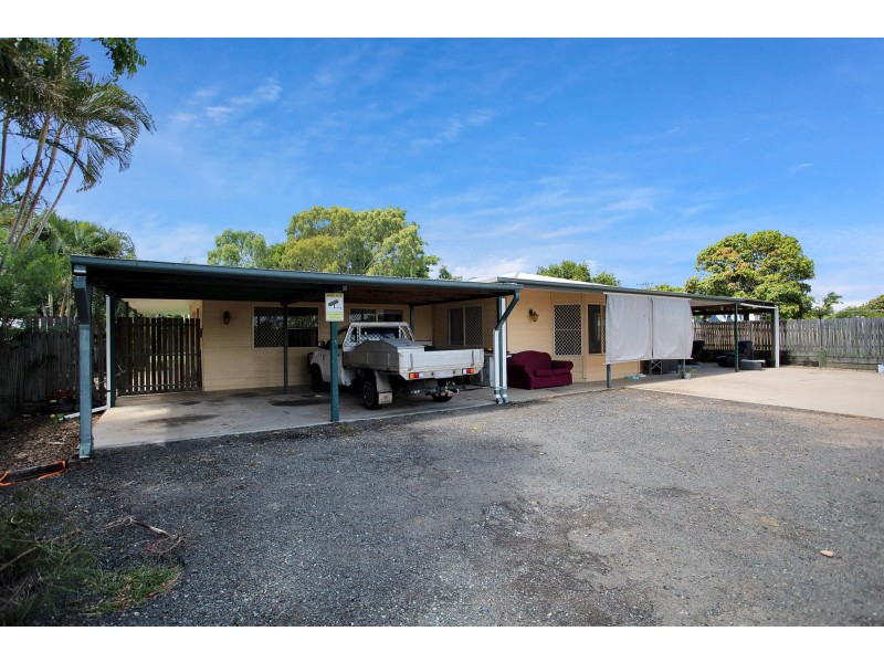 4 Bakker Crescent, Eimeo QLD 4740