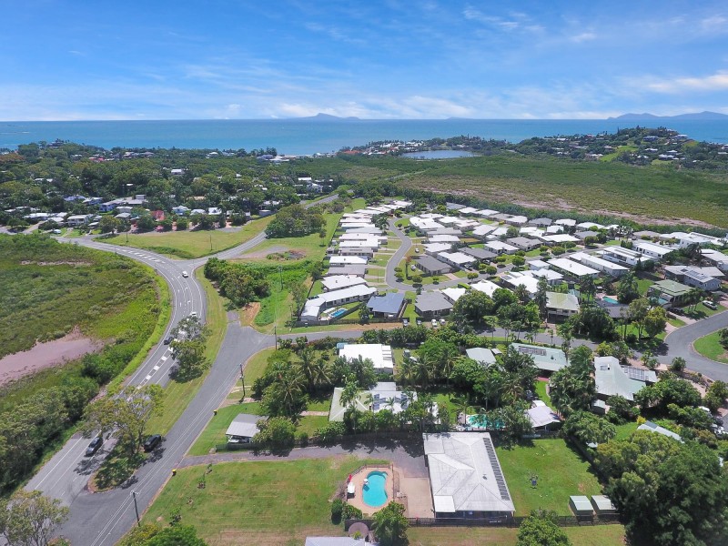4 Bakker Crescent, Eimeo QLD 4740