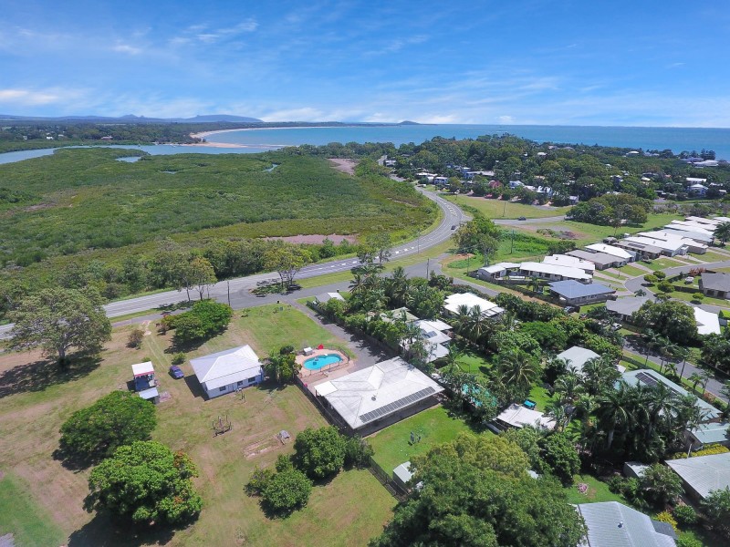 4 Bakker Crescent, Eimeo QLD 4740