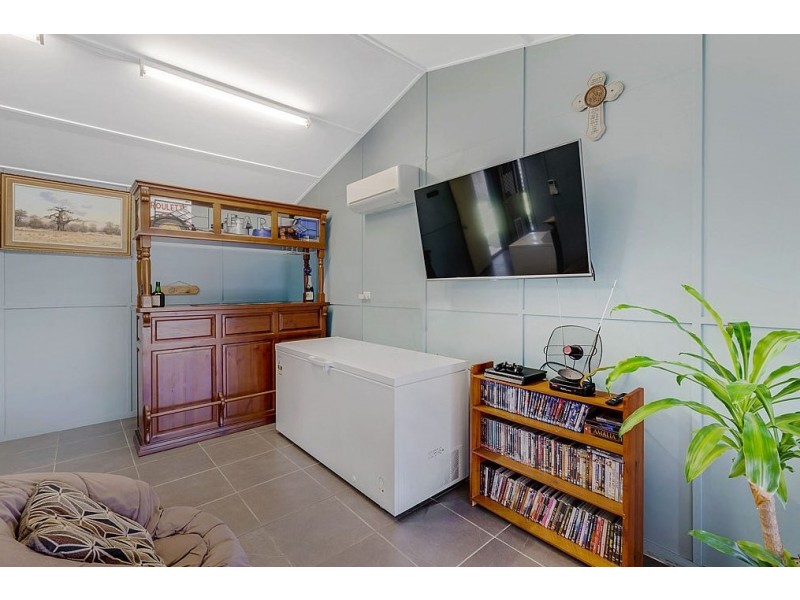 2 Robinson Street, North Mackay QLD 4740