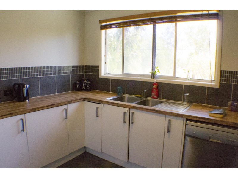 186 Mills Ave, Moranbah QLD 4744