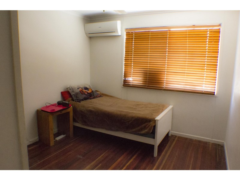 186 Mills Ave, Moranbah QLD 4744