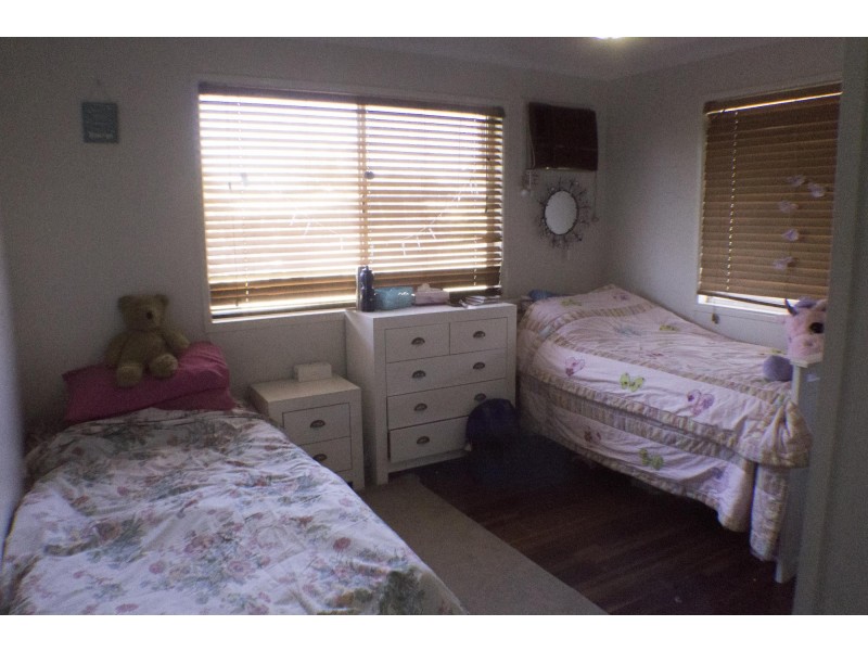 186 Mills Ave, Moranbah QLD 4744