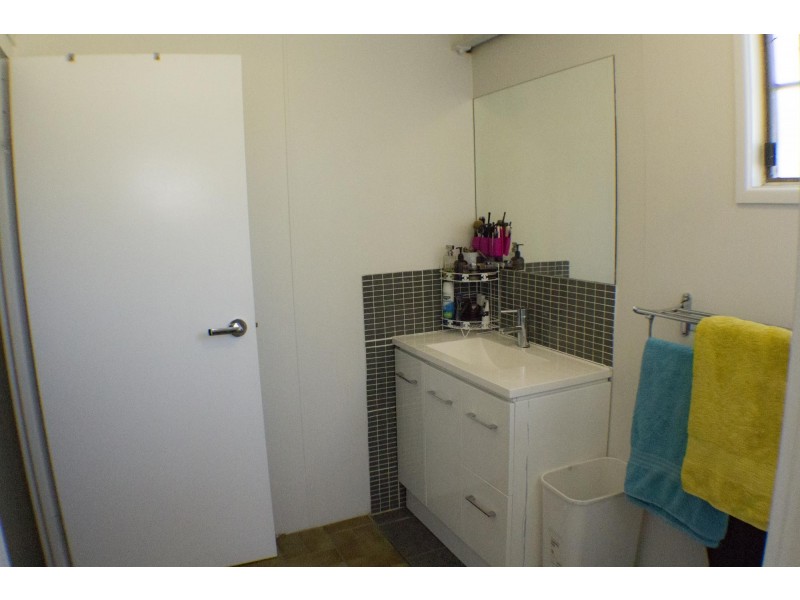 186 Mills Ave, Moranbah QLD 4744