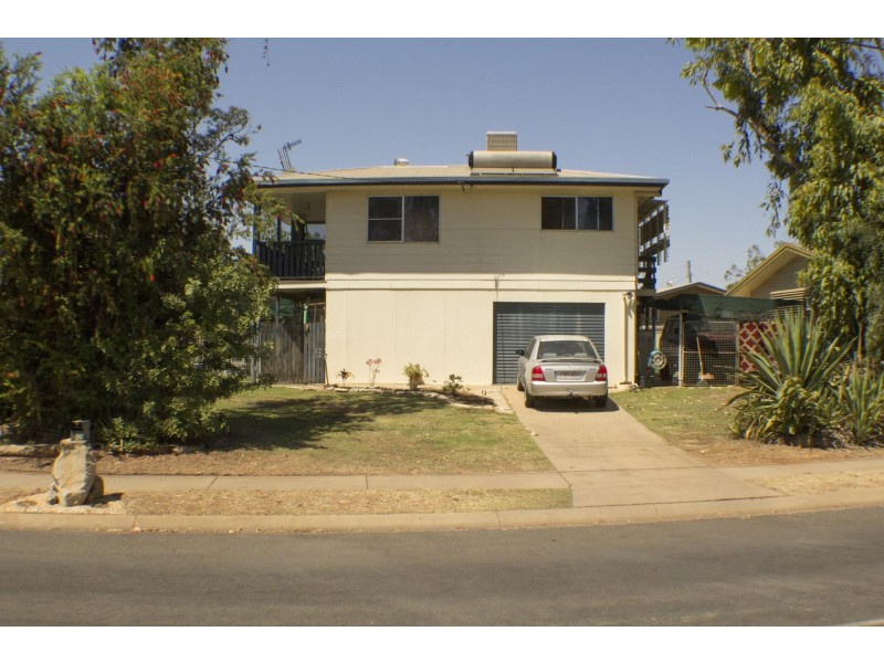 186 Mills Ave, Moranbah QLD 4744