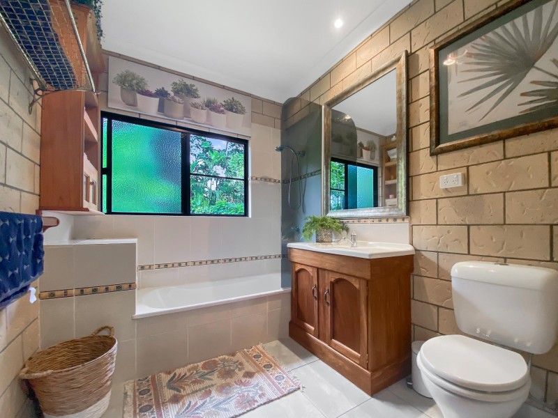 14 Champion Court, Alligator Creek QLD 4740