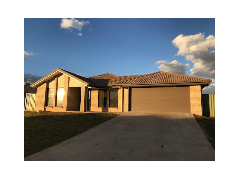 28 Hannay, Moranbah QLD 4744