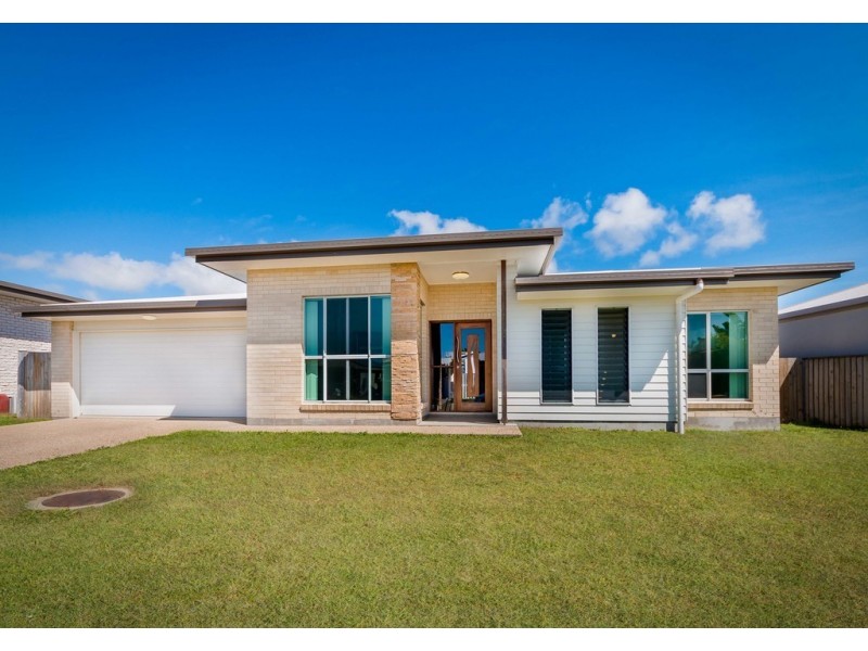 14 Village Cct, Eimeo QLD 4740