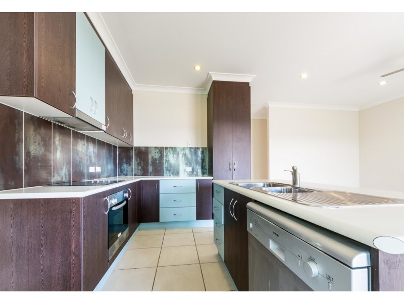 14 Village Cct, Eimeo QLD 4740