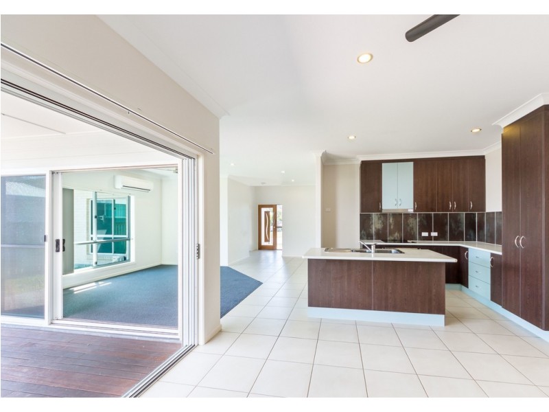 14 Village Cct, Eimeo QLD 4740
