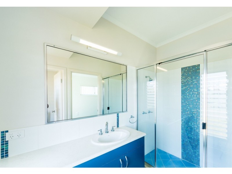 14 Village Cct, Eimeo QLD 4740